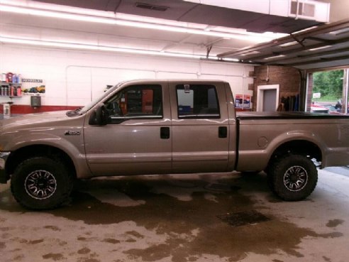 2003 Ford F-250 XLT 4dr Crew Cab 4WD SB Tan, East Barre, VT