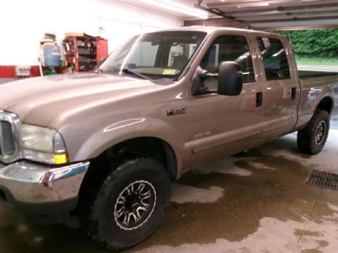 2003 Ford F-250 XLT 4dr Crew Cab 4WD SB Tan, East Barre, VT