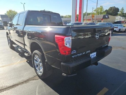 2024 Nissan Titan XD SV Black, Dixon, IL