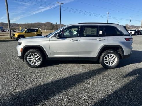 2024 Jeep Grand Cherokee Laredo Silver, Boscobel, WI