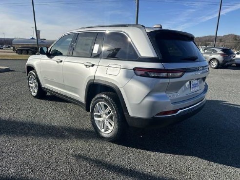 2024 Jeep Grand Cherokee Laredo Silver, Boscobel, WI