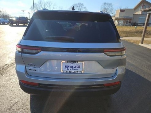 2024 Jeep Grand Cherokee Laredo Silver, Dixon, IL