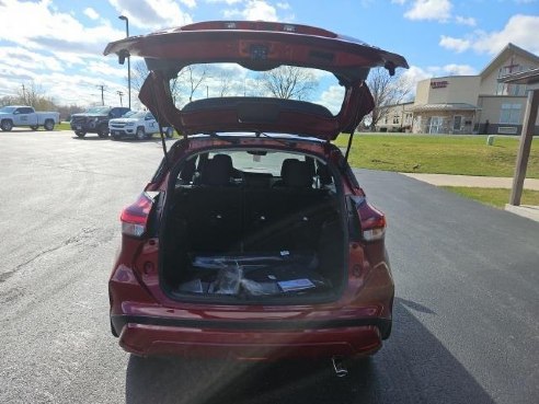 2024 Nissan Kicks SR Red, Dixon, IL