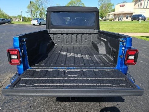 2024 Jeep Gladiator Blue, Dixon, IL