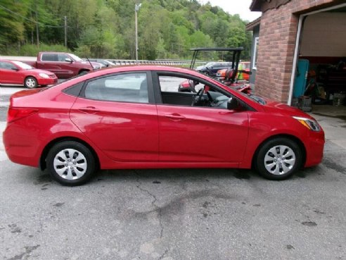 2016 Hyundai Accent SE 4dr Sedan 6A Red, East Barre, VT