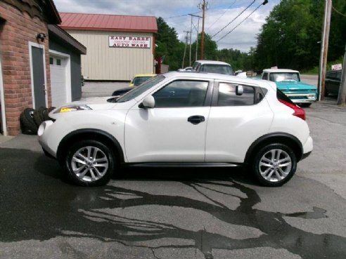 2014 Nissan JUKE SV 4dr Crossover 6M White, East Barre, VT