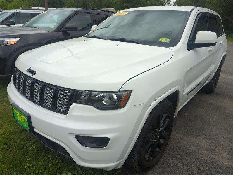 2018 Jeep Grand Cherokee Altitude Bright White Clear Coat, Saint Johnsbury, VT