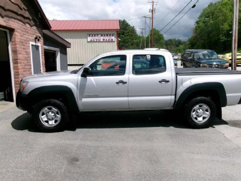 2012 Toyota Tacoma V6 4x4 4dr Double Cab 5.0 ft SB 5A Silver, East Barre, VT