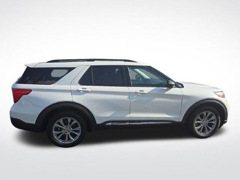 2021 Ford Explorer XLT Star White Metallic Tri-Coat, Plymouth, WI