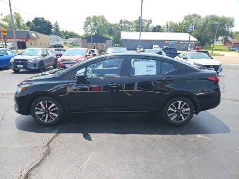 2024 Nissan Versa 1.6 SV Black, Dixon, IL