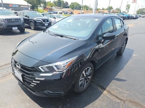 2024 Nissan Versa 1.6 SV Black, Dixon, IL