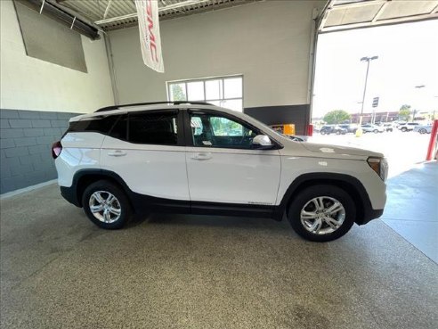 2022 GMC Terrain SLE White, Plymouth, WI