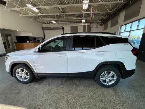 2022 GMC Terrain SLE White, Plymouth, WI