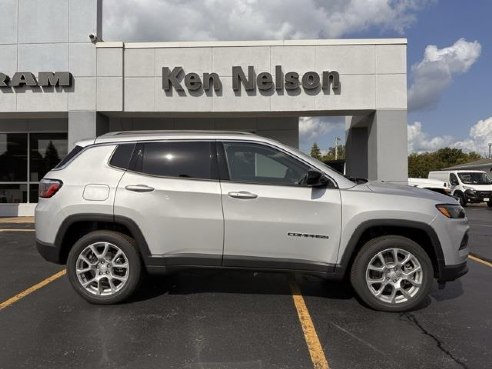 2024 Jeep Compass Latitude Lux Silver, Dixon, IL