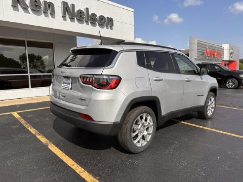 2024 Jeep Compass Latitude Lux Silver, Dixon, IL