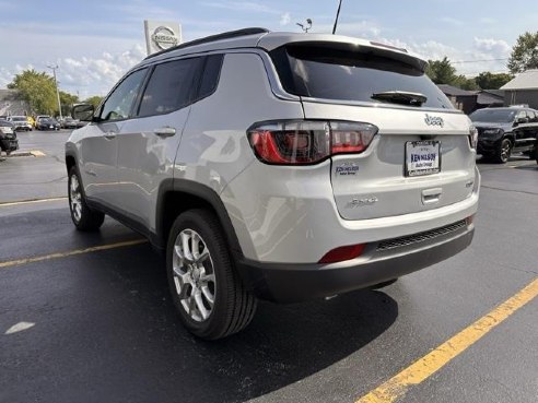 2024 Jeep Compass Latitude Lux Silver, Dixon, IL