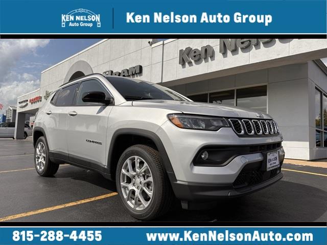 2024 Jeep Compass Latitude Lux Silver, Dixon, IL