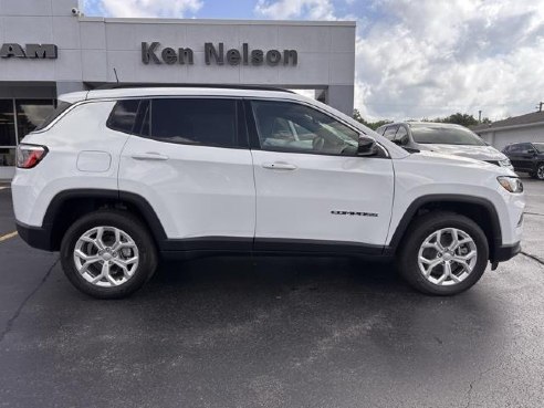 2024 Jeep Compass Latitude White, Dixon, IL