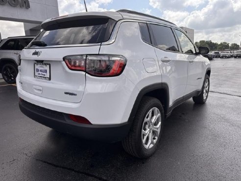 2024 Jeep Compass Latitude White, Dixon, IL