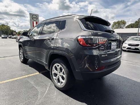 2024 Jeep Compass Latitude Gray, Dixon, IL