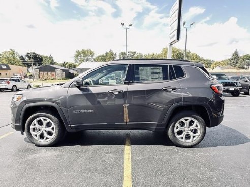 2024 Jeep Compass Latitude Gray, Dixon, IL