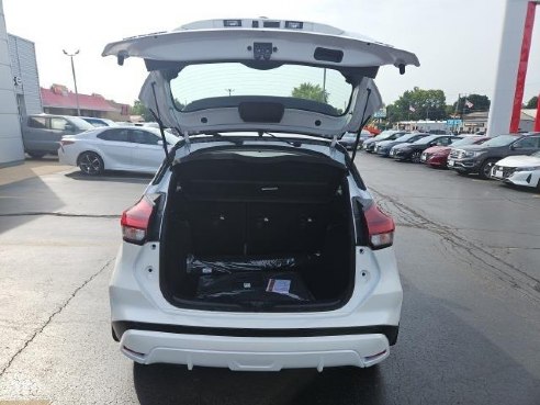 2024 Nissan Kicks SR White, Dixon, IL