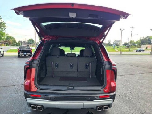 2024 Chevrolet Traverse FWD LT Radiant Red Tintcoat, Kiel, WI