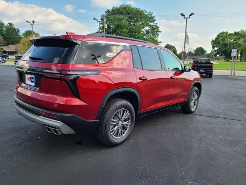 2024 Chevrolet Traverse FWD LT Radiant Red Tintcoat, Kiel, WI