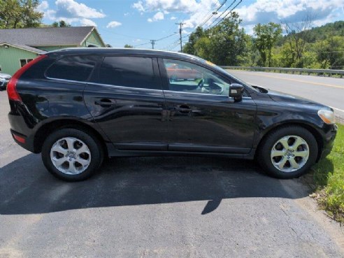 2013 Volvo XC60 3.2 Platinum Black Sapphire Metallic, Saint Johnsbury, VT