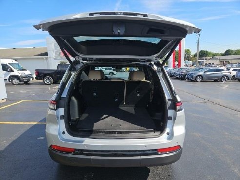 2023 Jeep Grand Cherokee Limited Silver, Dixon, IL