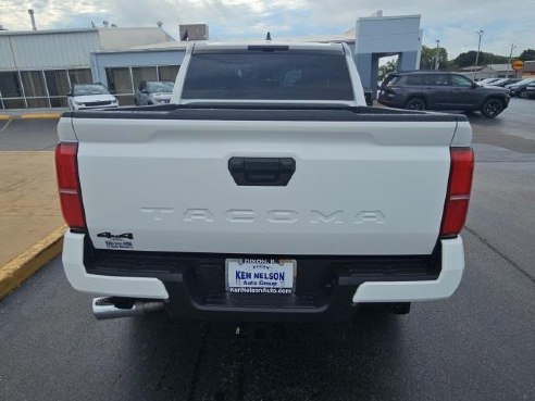 2024 Toyota Tacoma TRD Off-Road White, Dixon, IL