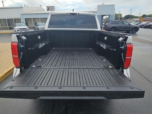 2024 Toyota Tacoma TRD Off-Road White, Dixon, IL