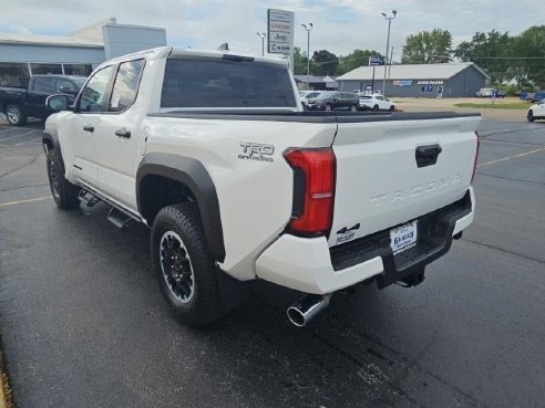 2024 Toyota Tacoma TRD Off-Road White, Dixon, IL