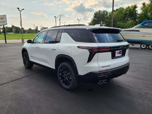 2024 Chevrolet Traverse FWD LT Summit White, Kiel, WI