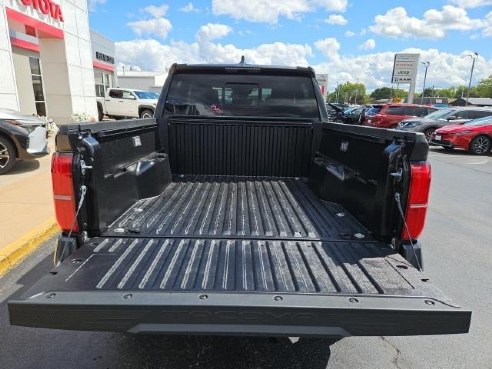 2024 Toyota Tacoma SR5 Black, Dixon, IL