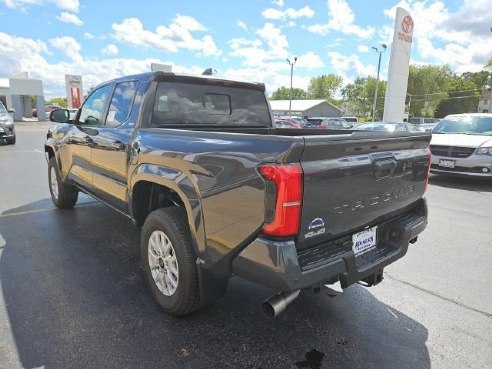 2024 Toyota Tacoma SR5 Black, Dixon, IL