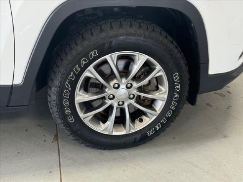 2019 Jeep Cherokee Latitude Plus White, Plymouth, WI