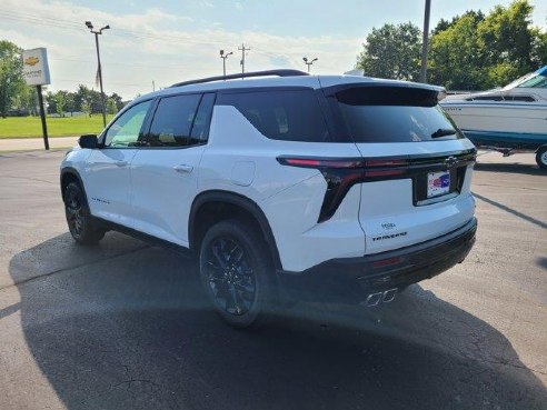 2024 Chevrolet Traverse FWD LT Summit White, Kiel, WI