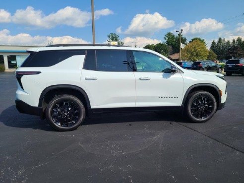 2024 Chevrolet Traverse FWD LT Summit White, Kiel, WI