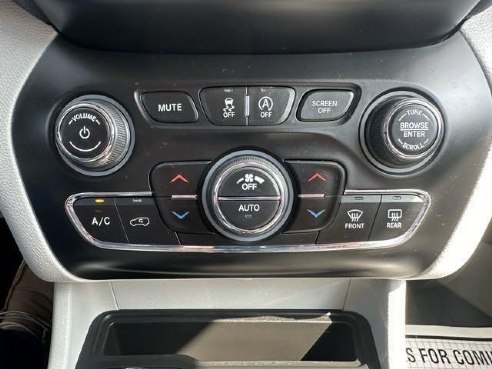 2019 Jeep Cherokee Limited White, Boscobel, WI