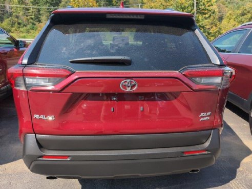 2021 Toyota RAV4 XLE Premium Ruby Flare Pearl, Saint Johnsbury, VT