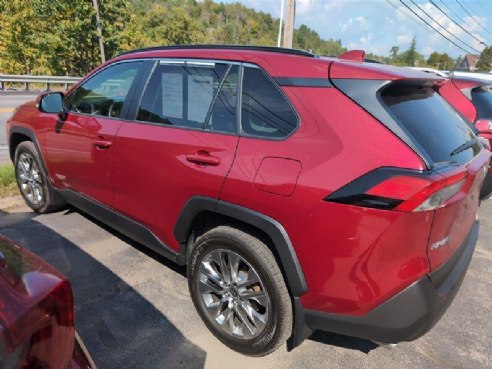 2021 Toyota RAV4 XLE Premium Ruby Flare Pearl, Saint Johnsbury, VT