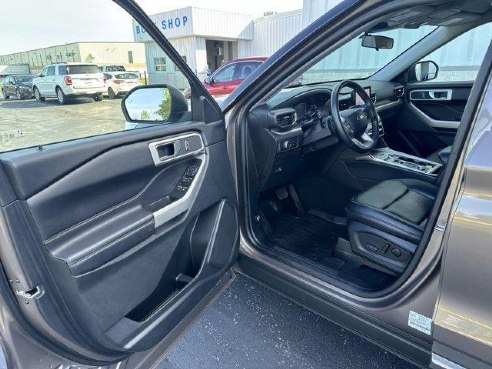 2021 Ford Explorer XLT Stone Gray Metallic, Plymouth, WI