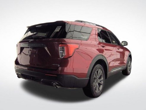 2022 Ford Explorer XLT Rapid Red Metallic Tinted Clearcoat, Plymouth, WI