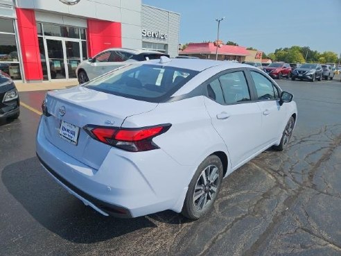 2024 Nissan Versa 1.6 SV Gray, Dixon, IL