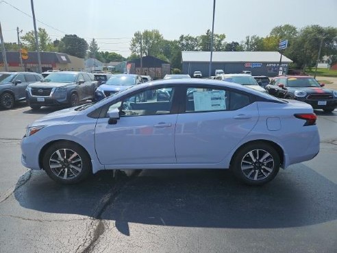 2024 Nissan Versa 1.6 SV Gray, Dixon, IL