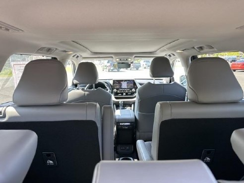 2021 Toyota Highlander Platinum Silver, Rockland, ME