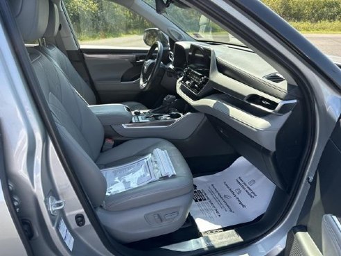 2021 Toyota Highlander Platinum Silver, Rockland, ME