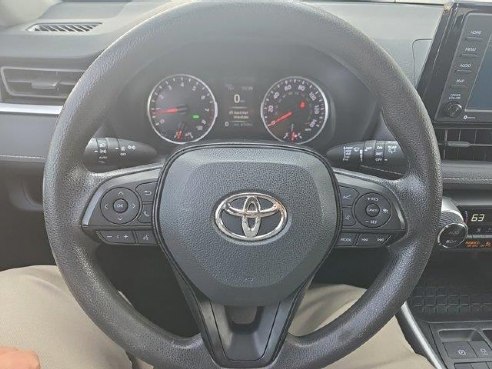 2020 Toyota RAV4 XLE Super White, Plymouth, WI