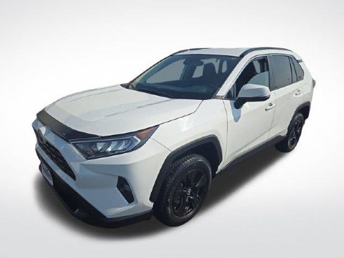 2020 Toyota RAV4 XLE Super White, Plymouth, WI